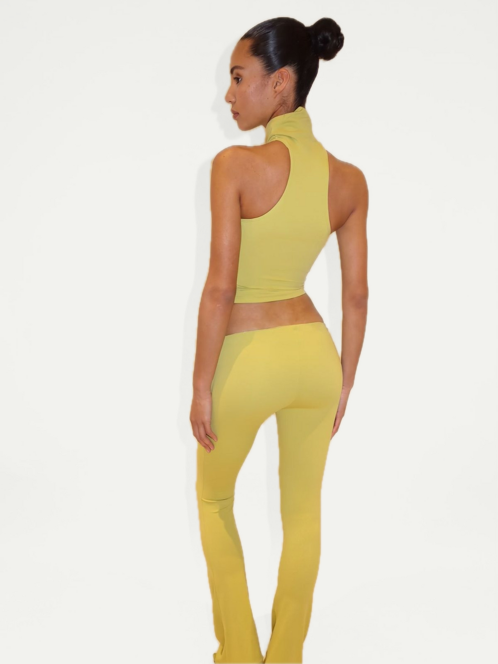 LEGGING ASYMÉTRIQUE ÉVASÉE - MATCHA