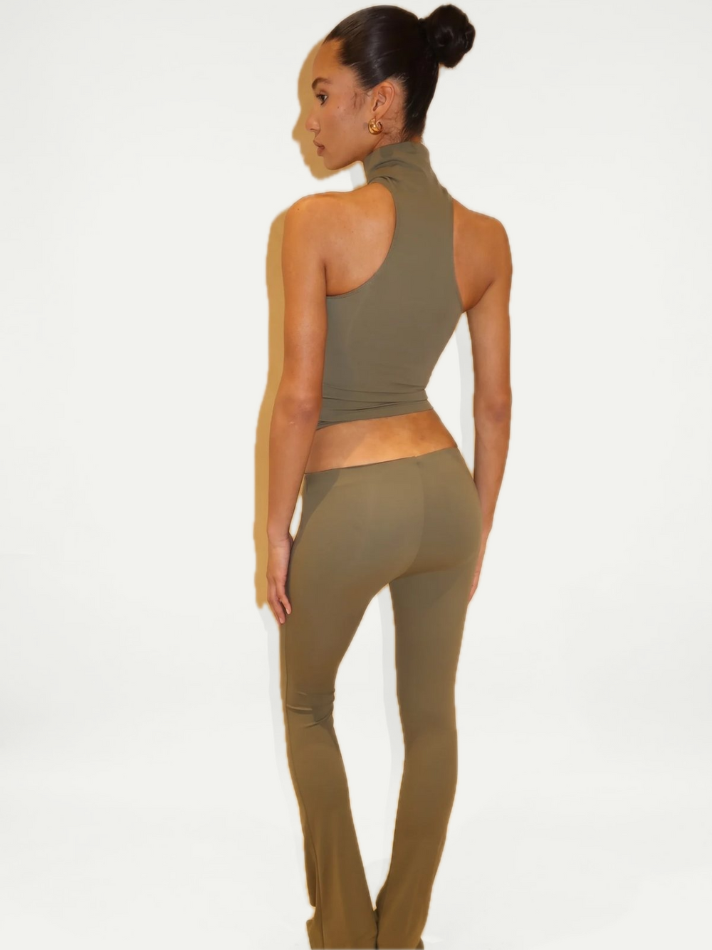 LEGGING ASYMÉTRIQUE ÉVASÉE - OLIVE
